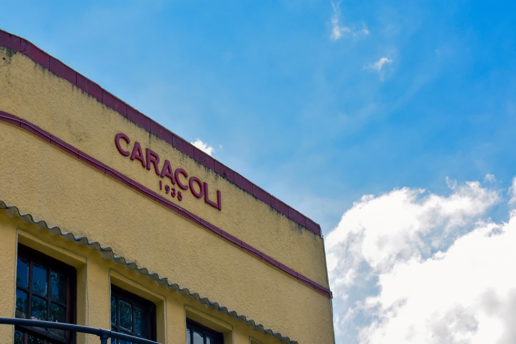 Fachada patrimonial de un negocio antioqueño de 1937